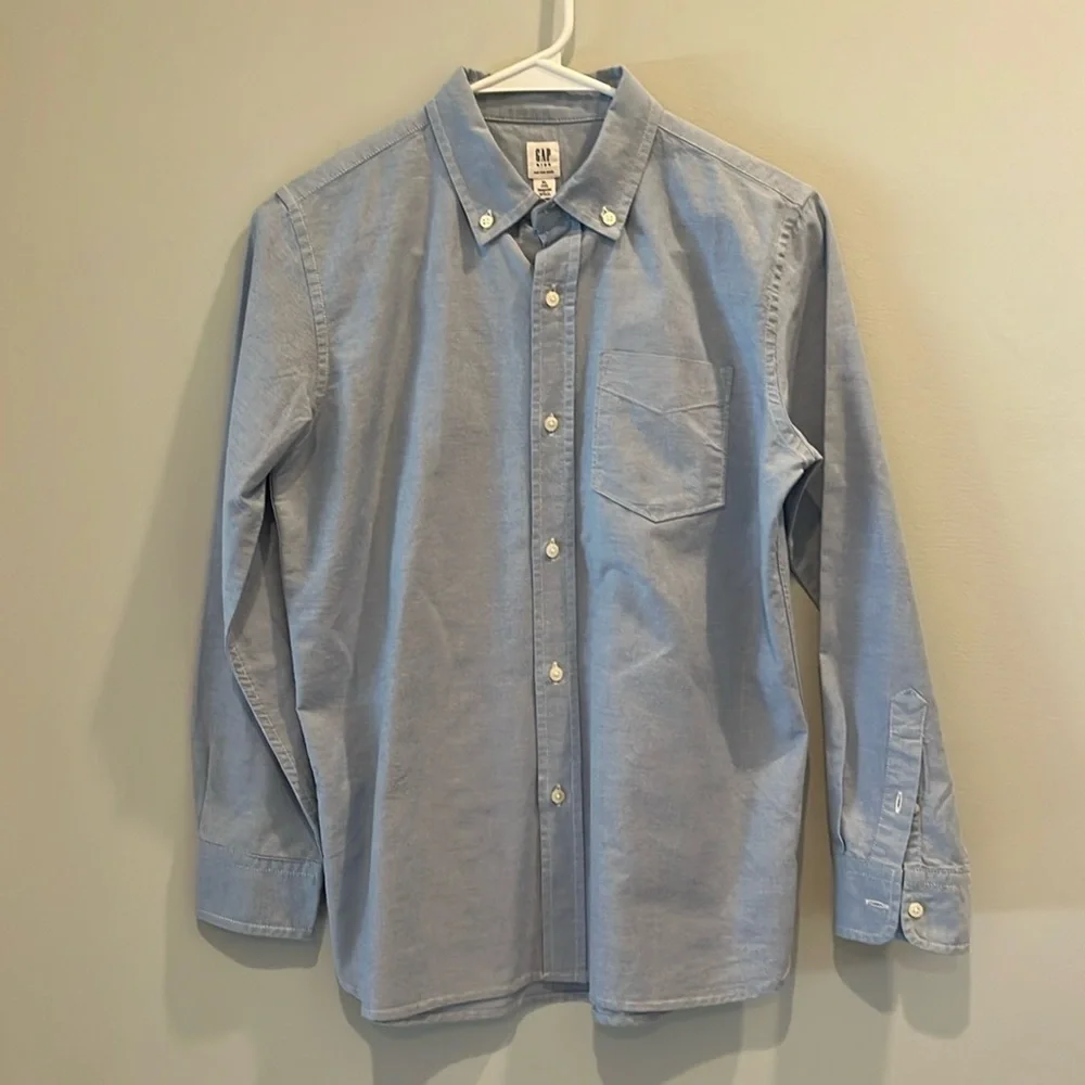 GAP - boys oxford shirt - long sleeve button down. Size XL (18)